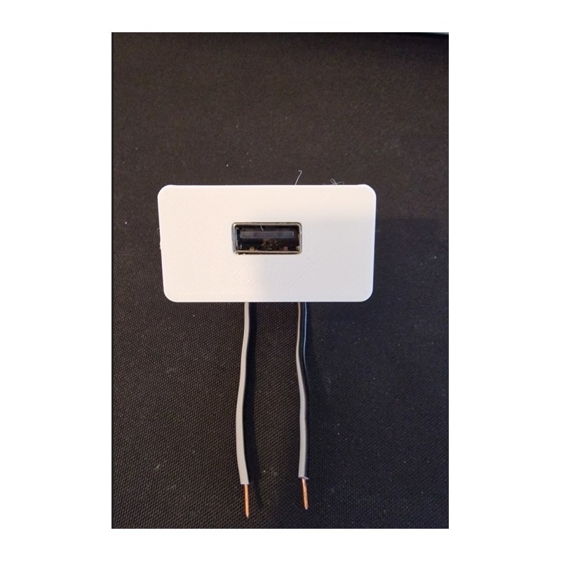 Bmw E30 USB Şarj Portu Boş
